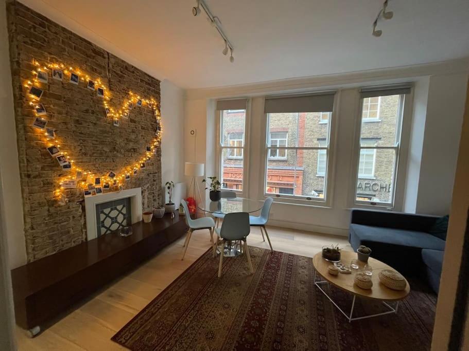 Appartamento The Flat With The Heart Londra Esterno foto