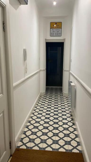 Appartamento The Flat With The Heart Londra Esterno foto